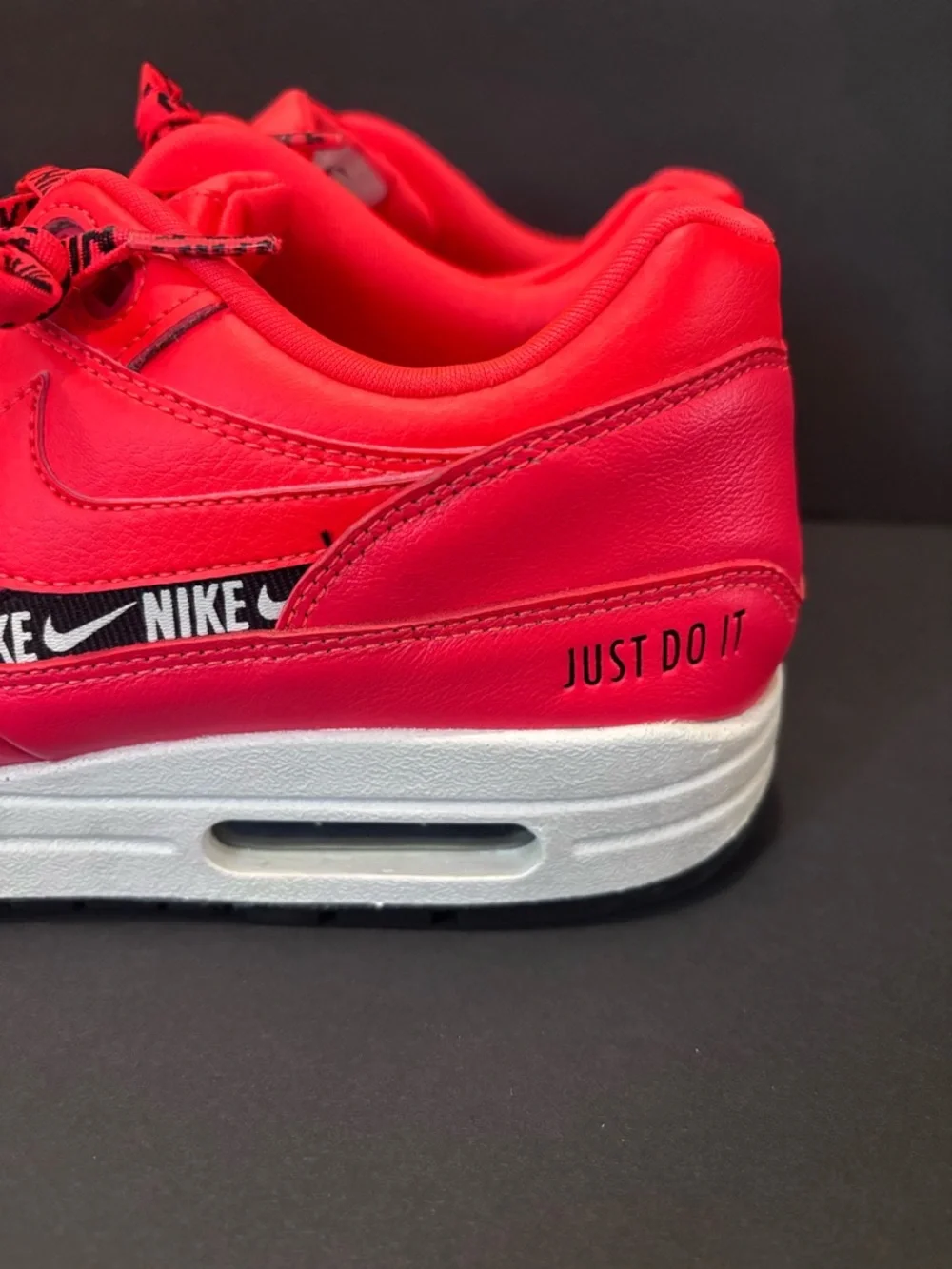 Nike Women’s Air Max 1 SE 8.5 W / 7 M - Bright Crimson - Picture 11 of 14